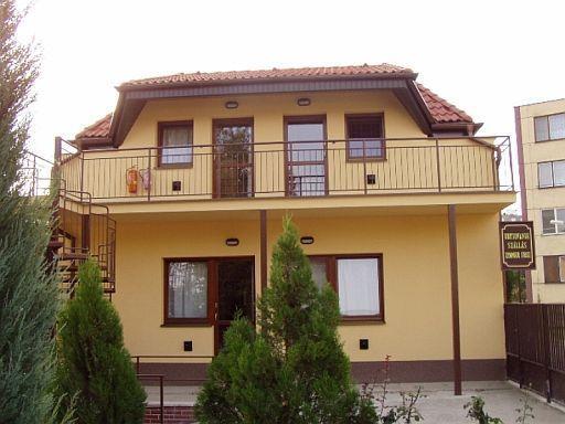 Dom Studia Petra Sturovo Exterior foto